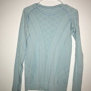 lululemon long sleeve tight fitting shirt